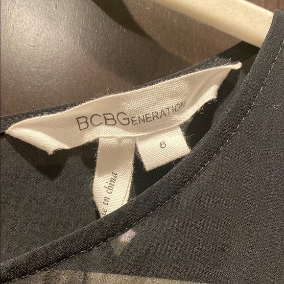 Elegant Black Lace Dress - Picture 2 of 4